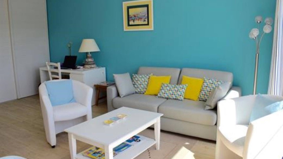 Guerande Apartment | Appart T3 Duplex 2 nd floor in residence 10 MN walk from the beaches.
