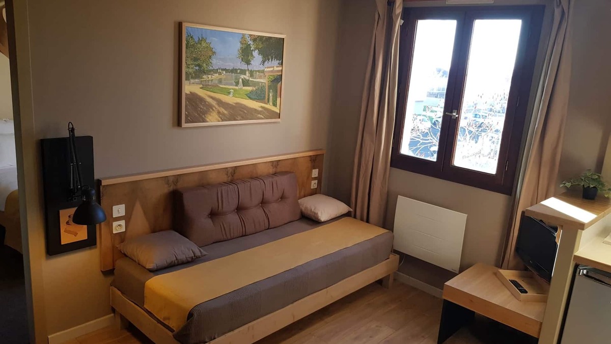Ennezat Apartment | Appart. Tilleul (2 bedrooms)