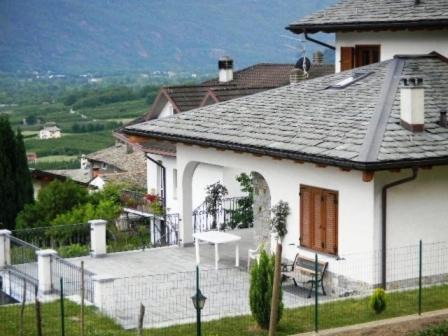 Bianzone Apartment | APPARTAMENTI in Villa Isabella