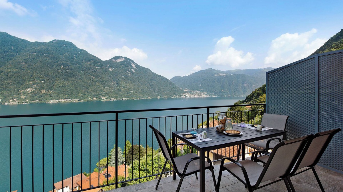 Nesso Apartment | Appartamento 8 Il Tornante with Lake & Mountain Views, Wi-Fi, A/C & Balcony
