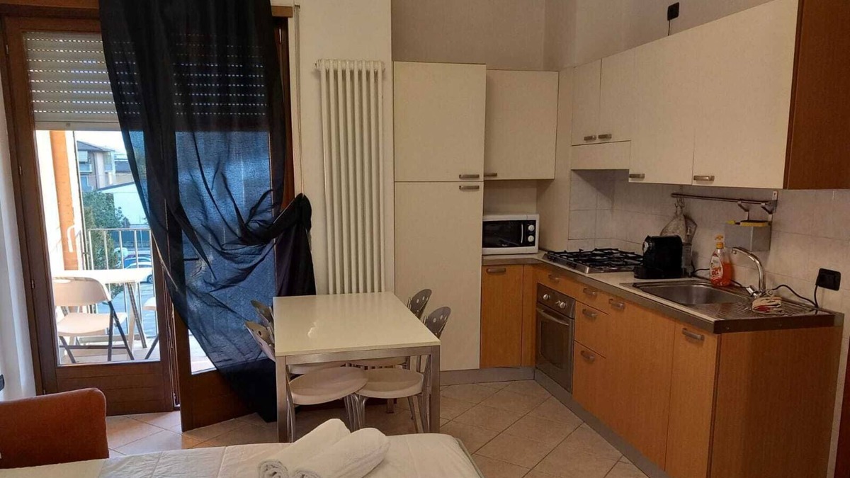 Sud Apartment | Appartamento a Pochi Minuti Dalla Città Vicino Alla Fiera e Ospedale Borgo Roma