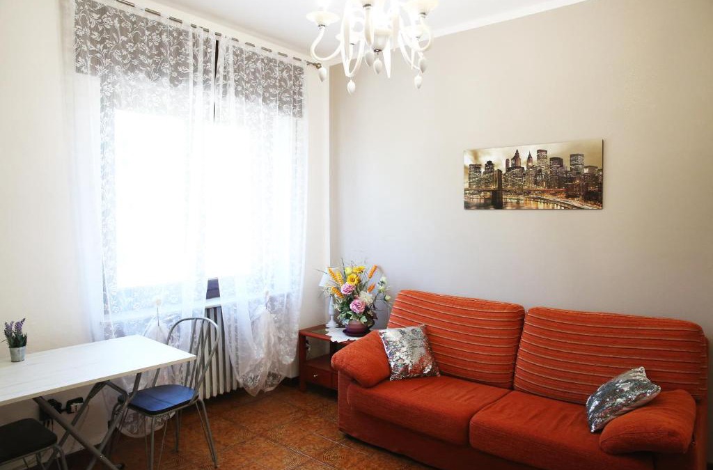 Sesto Calende Apartment | appartamento delle rose