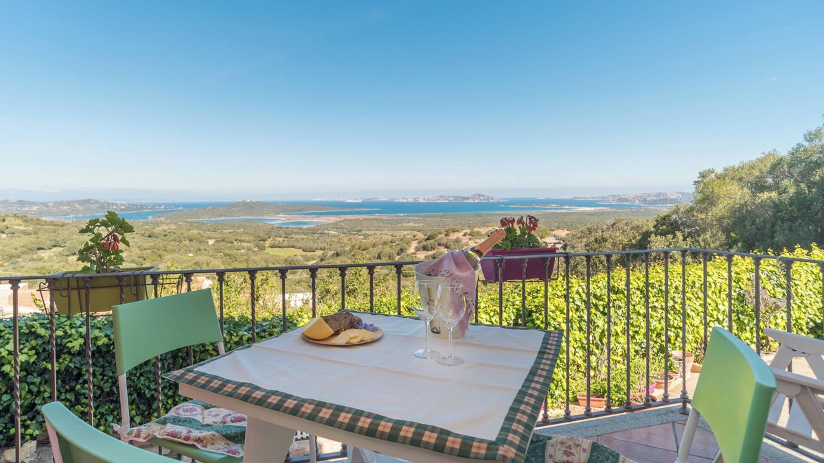 San Pasquale Apartment | 'Appartamento di Molly' with a view of the Archipelago, Balcony & Wi-Fi