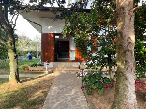 Bella Farnia Apartment | Appartamento in Villa con giardino vicino al mare