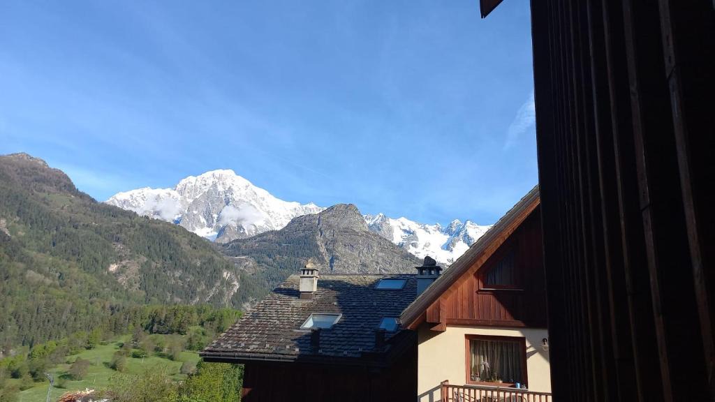 Pallusieux Apartment | Appartamento incantevole a 5 minuti da Courmayeur