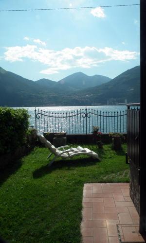 Siviano Apartment | Appartamento monteisola mara