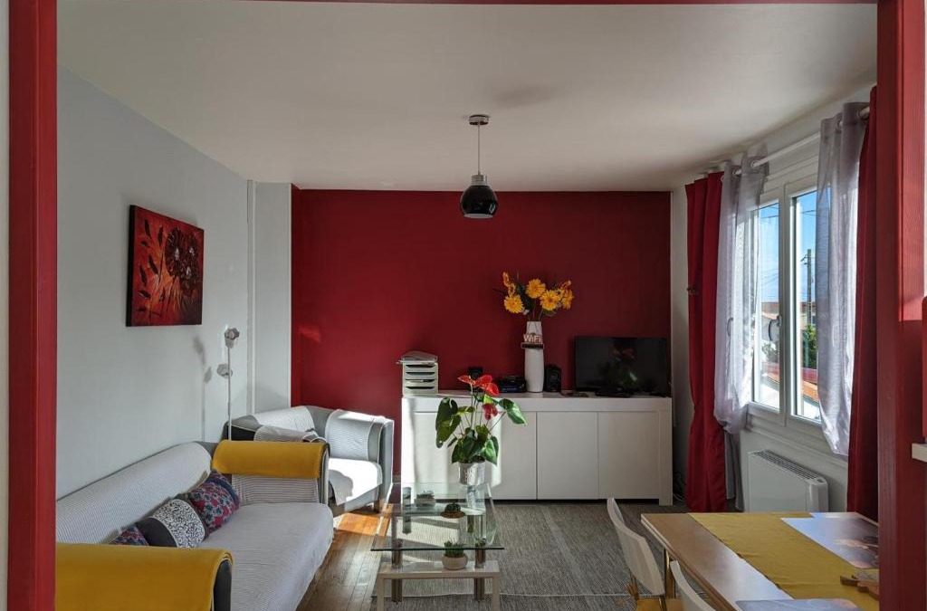 Barbezieux-Saint-Hilaire Apartment | Appartement cosy avec terrasse et jardin privatif, à 5 min du centre-ville de Barbezieux. - FR-1-653-196