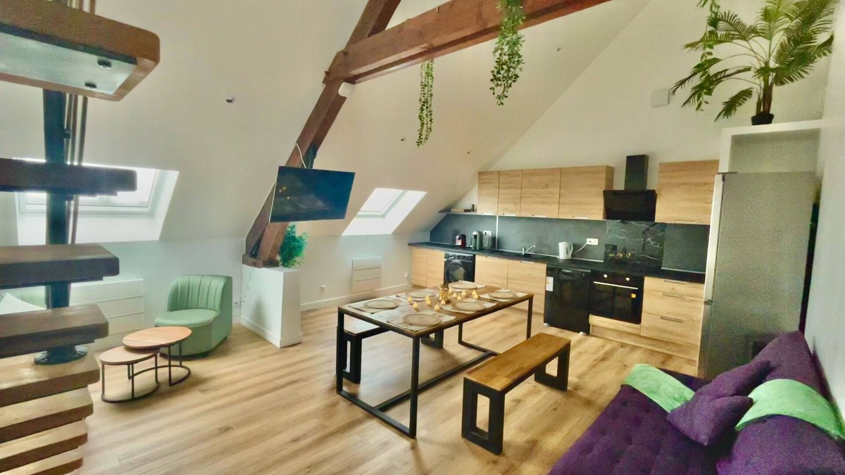 Equeurdreville-Hainneville Apartment | Appartement #7 Moderne Rénové Avec Mezzanine 8pers