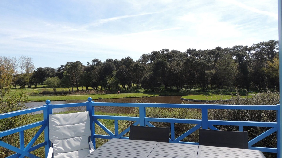 Bourgenay Apartment | Appartement Avec vue sur le Golf et le lac de Bourgenay