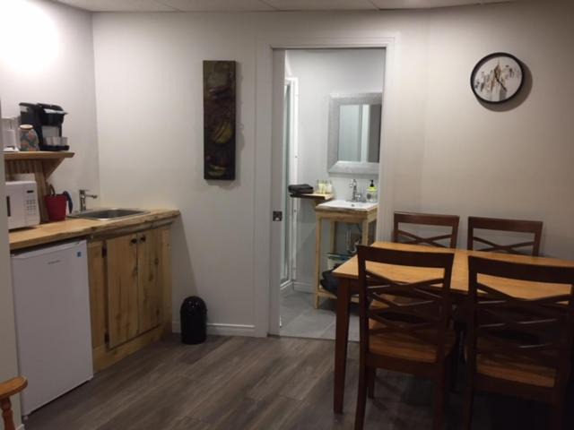 Neufchatel Est–Lebourgneuf Apartment | Appartement 2 1/2 au centre de la ville de Québec