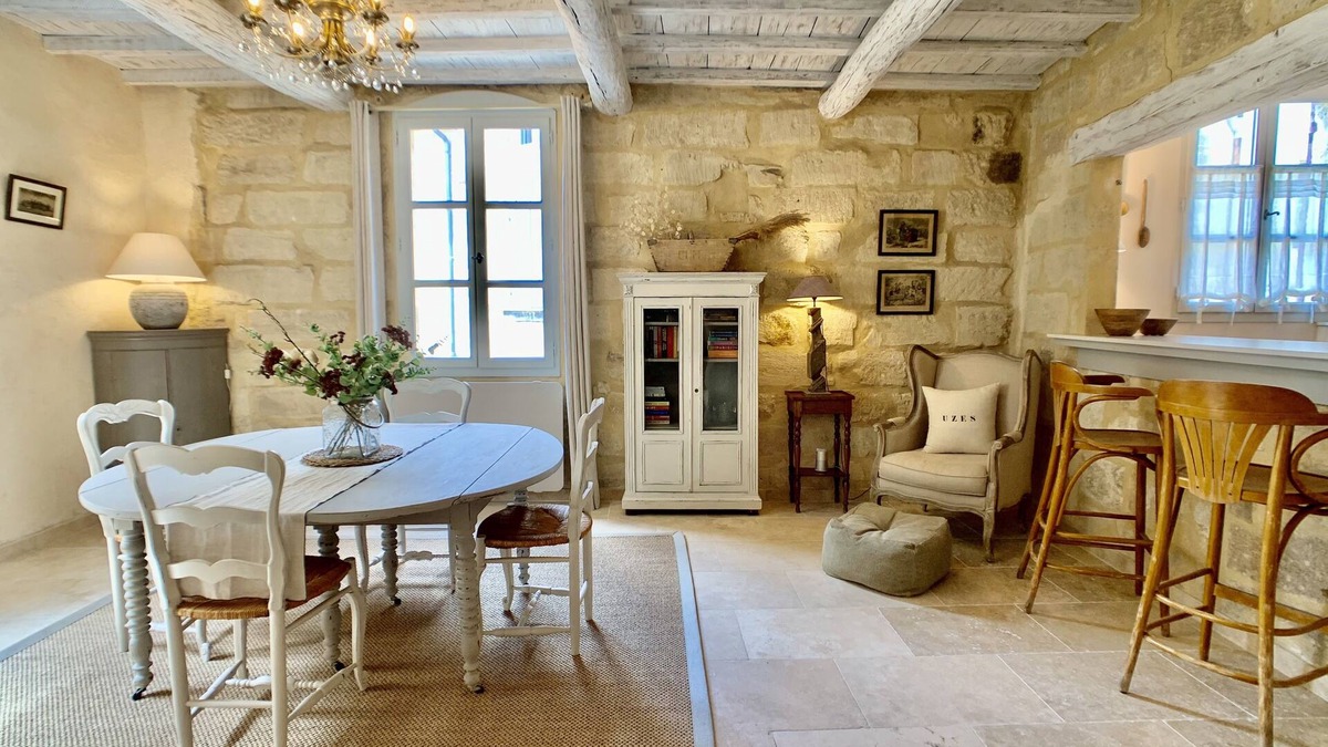 Uzes Apartment | Appartement 2 Chambres/2 Salles de Bains - Terrasse - Centre Historique
