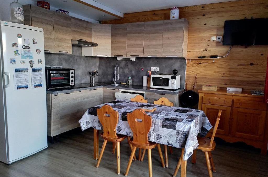 Villarembert Apartment | Appartement 2 Chbres Calme Vue vallée 500m des pistes