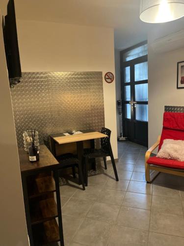 Pierrelatte Apartment | Appartement 2 proche Tricastin, Pierrelatte