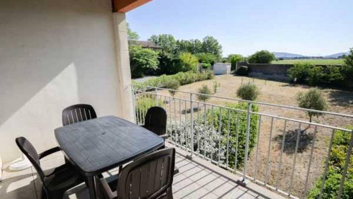 Azille Apartment | Appartement 3 étoiles - Piscine - ccbbbhg