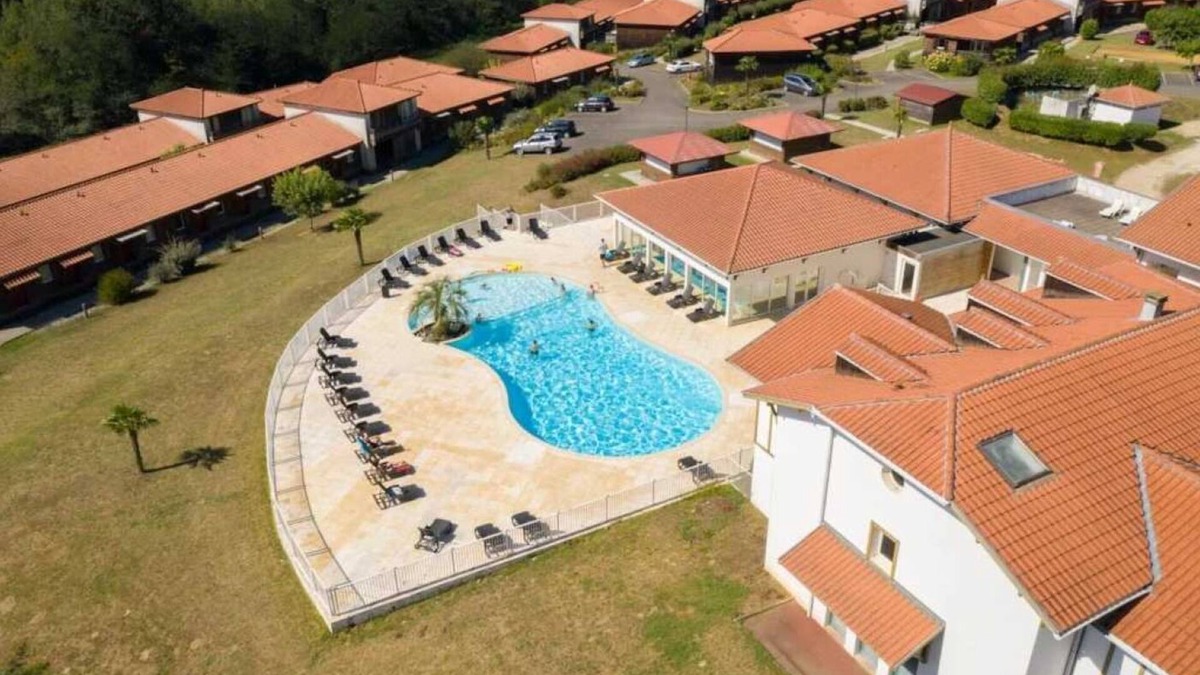 Cassen Apartment | Appartement 3 étoiles - Piscine - ccbbdde