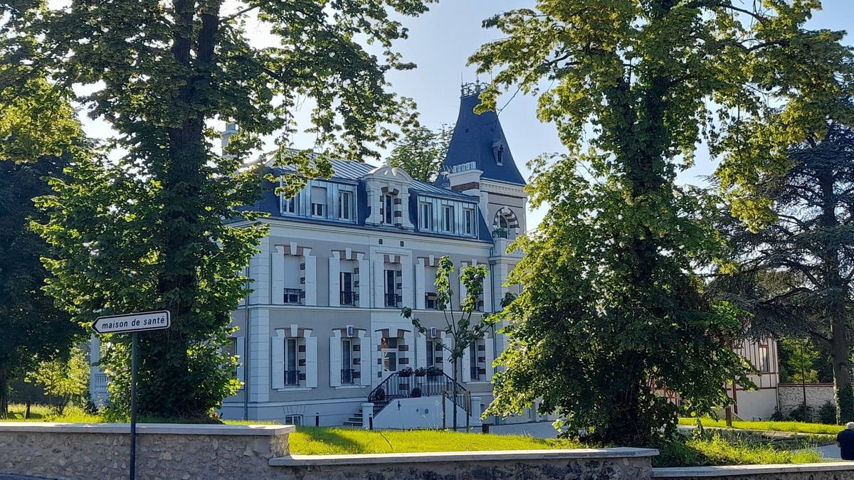 Lagny-sur-Marne Apartment | Appartement 3 Pièces Petit Chateau au Coeur de la Ville. Exceptionnel !