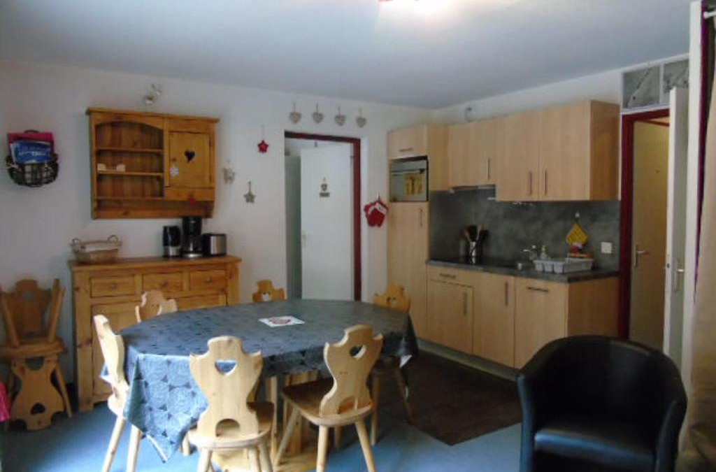 Valfrejus Apartment | Appartement 3 pièces idéal à Valfréjus, 100m télécabine, balcon sud, 6 pers, draps inclus - FR-1-561-71