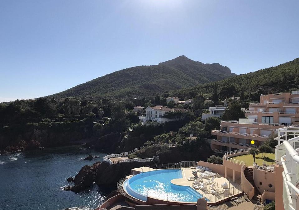 Le Trayas Apartment | Appartement 3 pièces pieds dans l 'eau front de mer sur la côte d'Azur