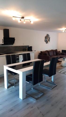 Bourg-de-Thizy Apartment | Appartement 4 personnes