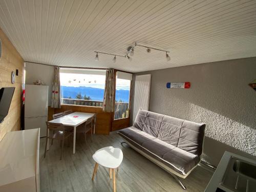 Chamrousse Apartment | Appartement 5 Personnes au pied des pistes - WIFI -