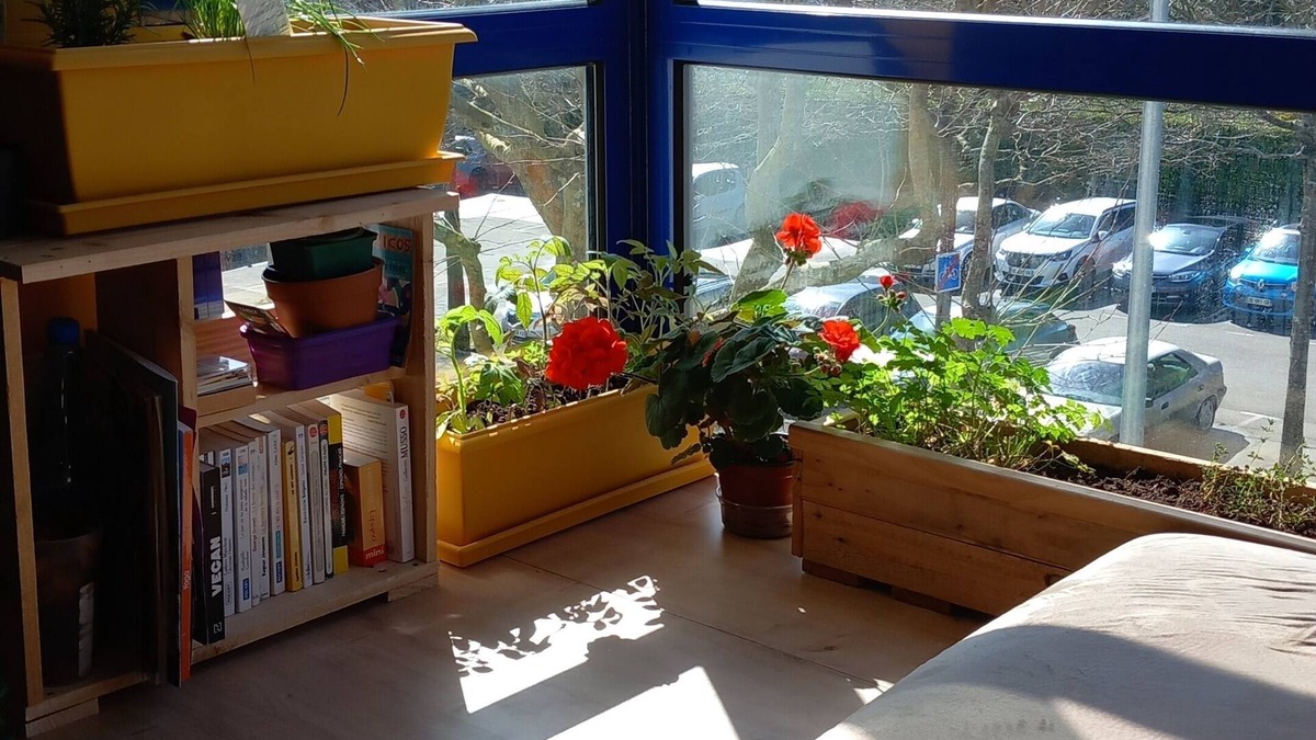 Rive Droite Apartment | Appartement 51 m² Ensoleillé. Parking Gratuit