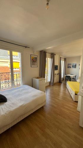 Quartier de la Chapelle Apartment | Appartement a Paris