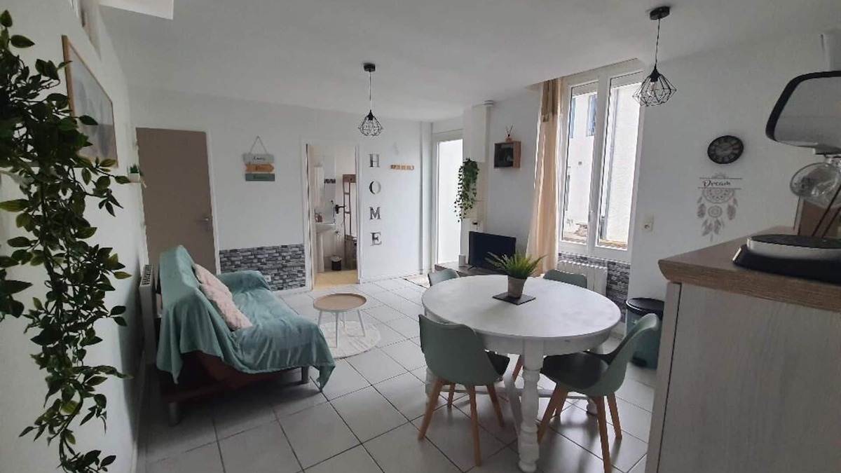 Anneyron Apartment | Appartement ABJ