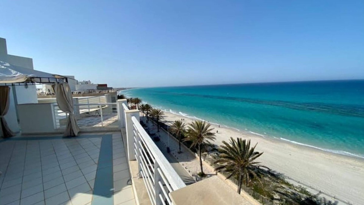 Jemmal Apartment | Appartement au Bord de la mer Avec Terrasse