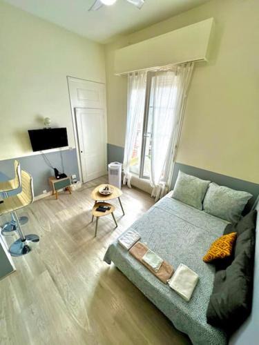 Fer a Cheval Apartment | Appartement au bord des berges + parking