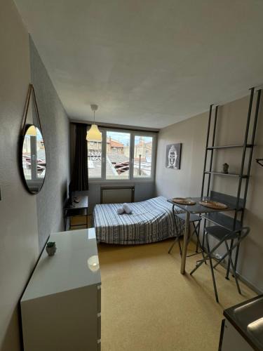 Faubourg Saint-Jacques Apartment | Appartement au centre de Valence Studio 5