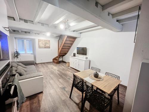 Chaumont Apartment | Appartement au centre-ville