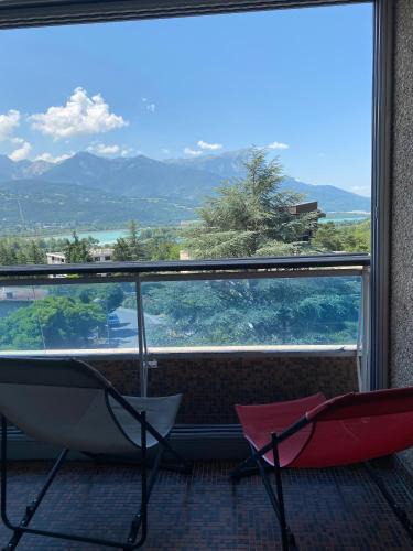 Embrun Apartment | Appartement au plan d'eau - chez Laurence