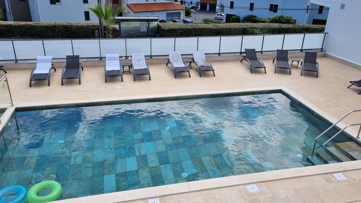 Biarritz Condo | Appartement avec Accès à Deux Piscines!