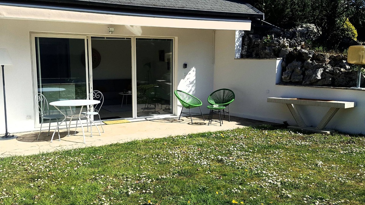 Limonest Apartment | Appartement Avec Jardin et Piscine, Proximité Lyon et Techlid