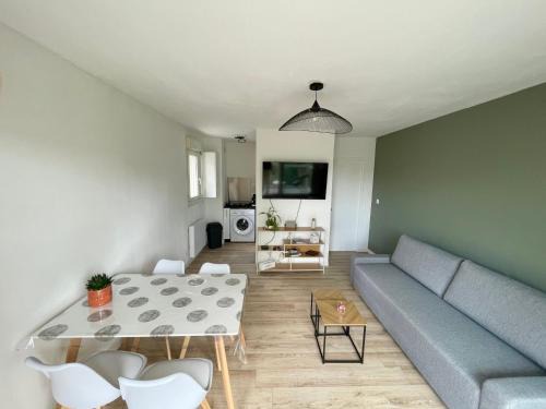 Louviers Apartment | Appartement avec Loggia et Parking privé