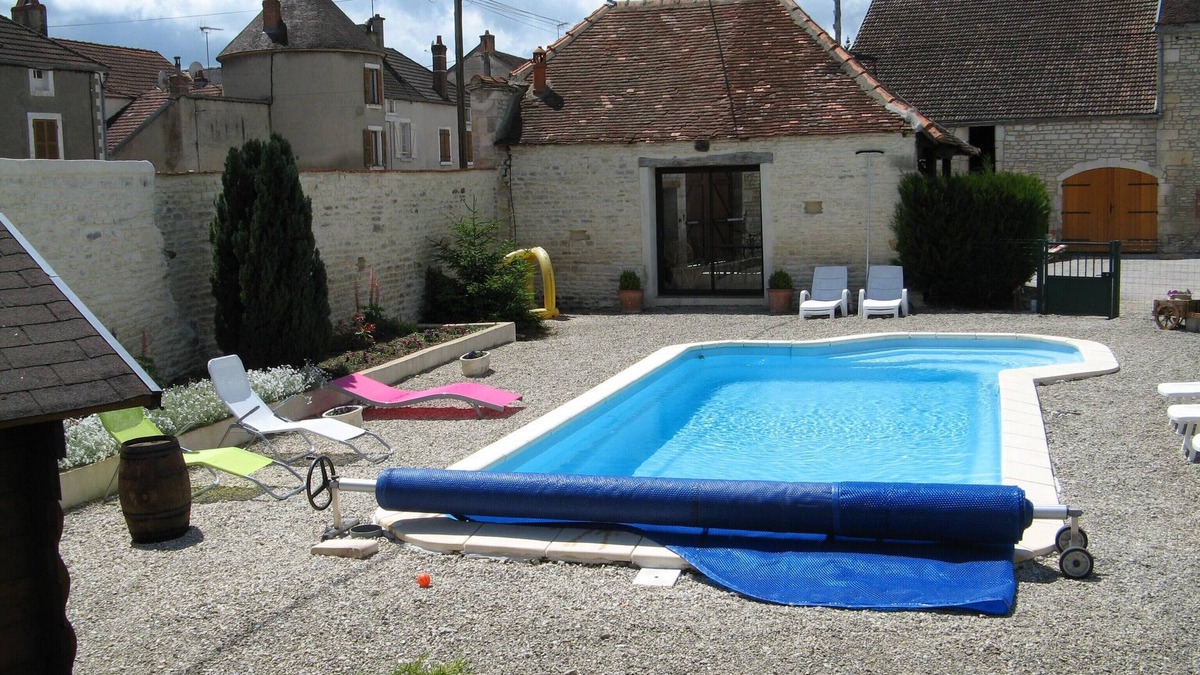 Ravieres Apartment | Appartement Avec Piscine à Partager