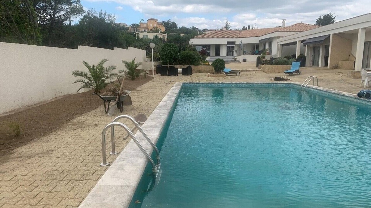 Ales Apartment | Appartement Avec Piscine 4 Personnes