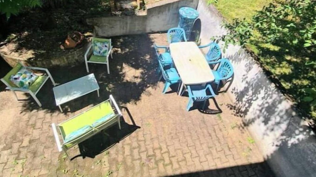 Aurillac House | APPARTEMENT CENTRE VILLE TERRASSE JARDIN GARAGE Chez Priscilla