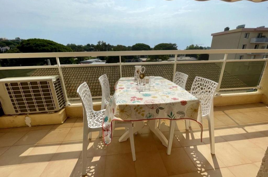 Cavalaire-sur-Mer Apartment | Appartement climatisé 2 pièces cabine, 4 couchages, proche plage et centre, Cavalaire-sur-Mer - FR-1-226B-171