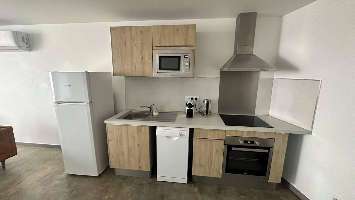 Pouzilhac Apartment | Appartement Climatisé Avec Extérieur