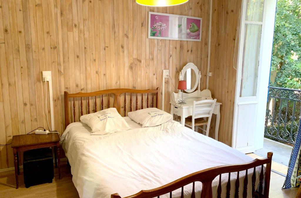 Neris-les-Bains Apartment | Appartement cosy à Néris-les-Bains, 20 m², balcon avec vue