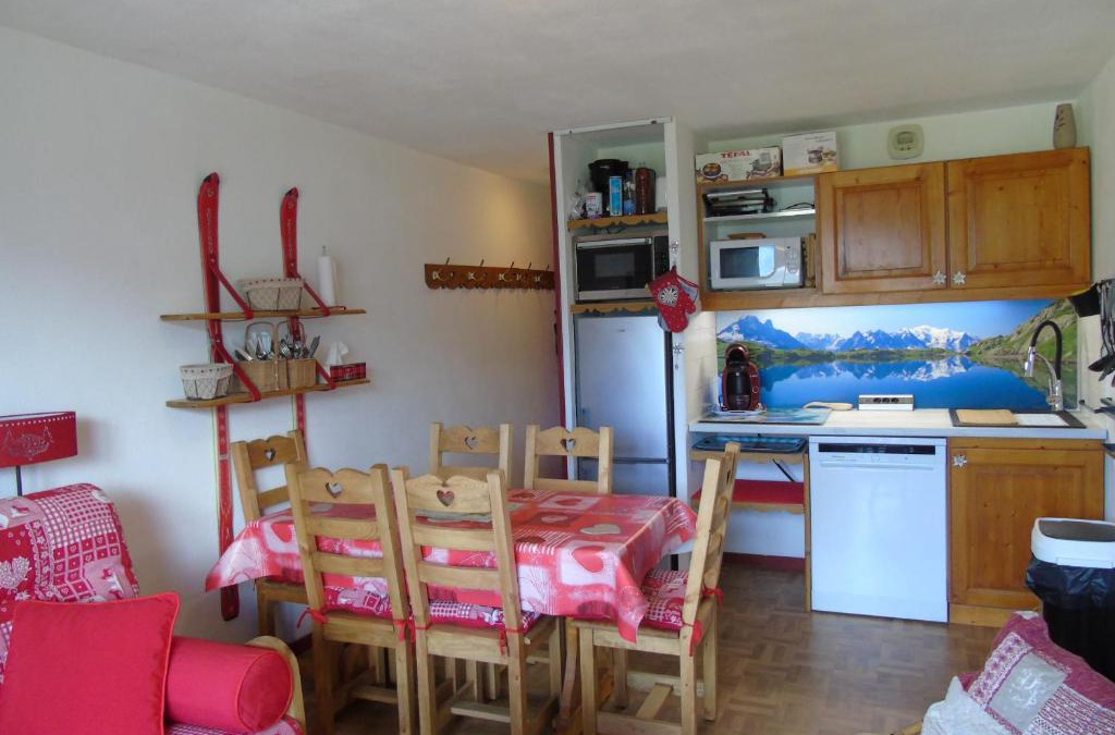 Valfrejus Apartment | Appartement cosy 2 pièces + cabine, 6 pers., proche télésièges, commerces, avec balcon et équipement complet - FR-1-561-28