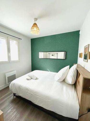 Etampes Apartment | Appartement cosy avec terrasse et parking, 4 pers.