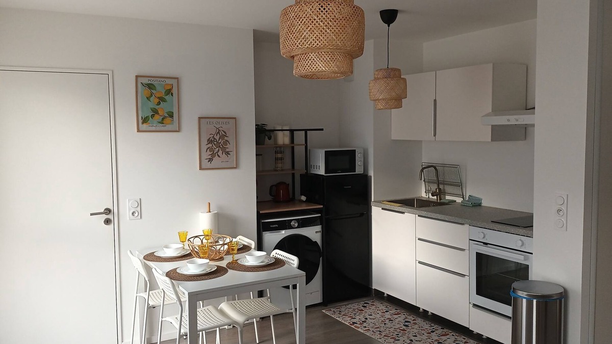 Romainville Apartment | Appartement Cosy et Calme Proche Paris et Aéroport