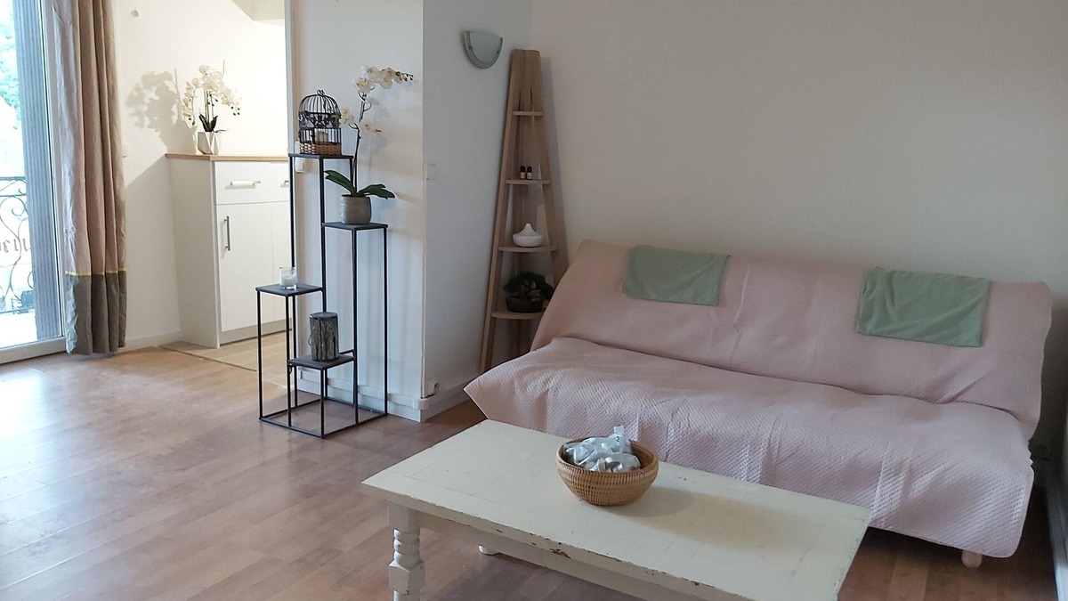 Laroque Apartment | Appartement Cosy Face à la Rivière et Proche Restaurants, Canoës, Randonnées