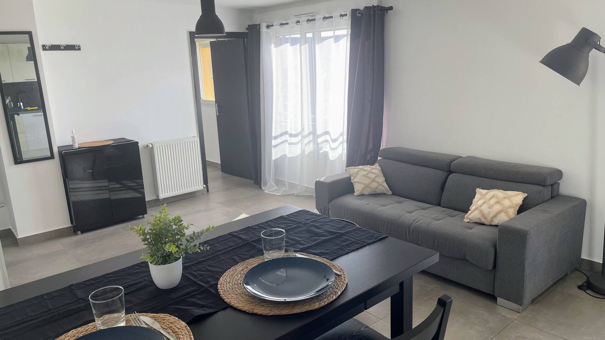 Les Gondoles Apartment | Appartement Cosy Avec Chambre-salon-cuisine Tout Équipée
