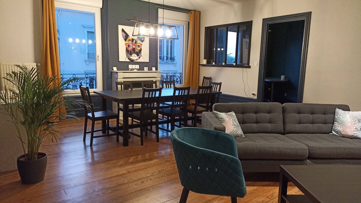 Le Coteau Apartment | Appartement Cosy Situé Dans la Loire, à 1H de Lyon, Clermont-ferrand et Vichy