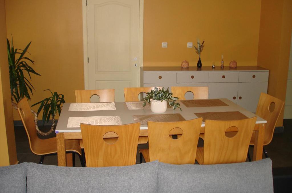 Courcelles Apartment | Appartement Courcelles