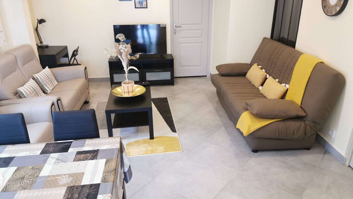Varennes-sur-Seine Apartment | Appartement de Plein Pied Avec Terrasse à 20mn du Château de Fontainebleau