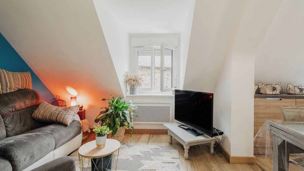 Baguer-Pican Apartment | 'Appartement Du Bonheur' in a Private Home with Shared Terrace and Wi-Fi